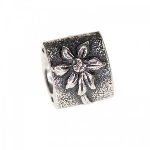 Pandora - Poinsettia Charm - 790213
